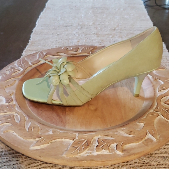 Aerosoles open toe shoes 7 1/5 suede - Picture 6 of 6